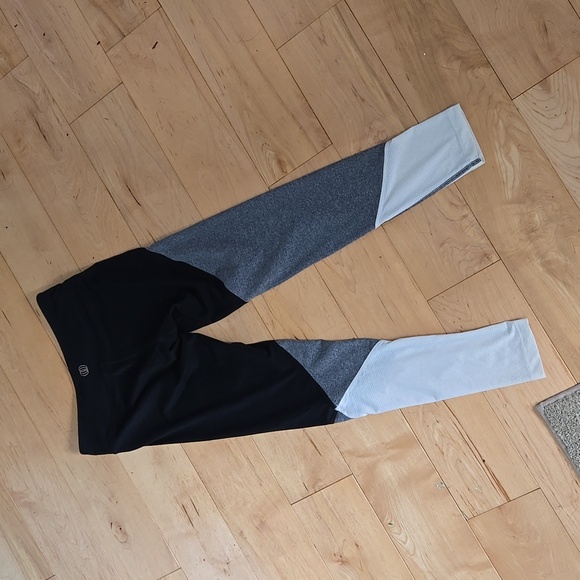 Marika Balance Collection fun and funky leggings - Picture 3 of 3